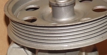 koło pasowe zregenerowanej pompy wspomagania maglownicy