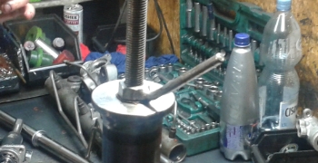 demontaż maglownicy podczas jej regenerowania